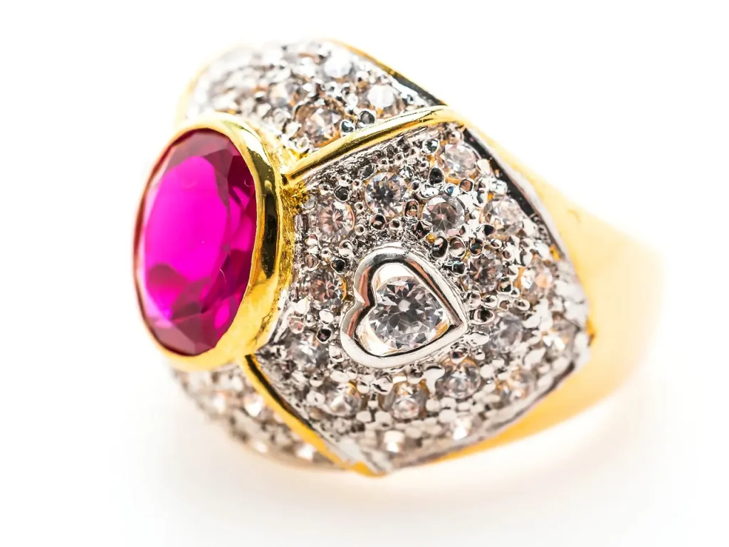 White background jewelry photography - Tech Cloud Ltd